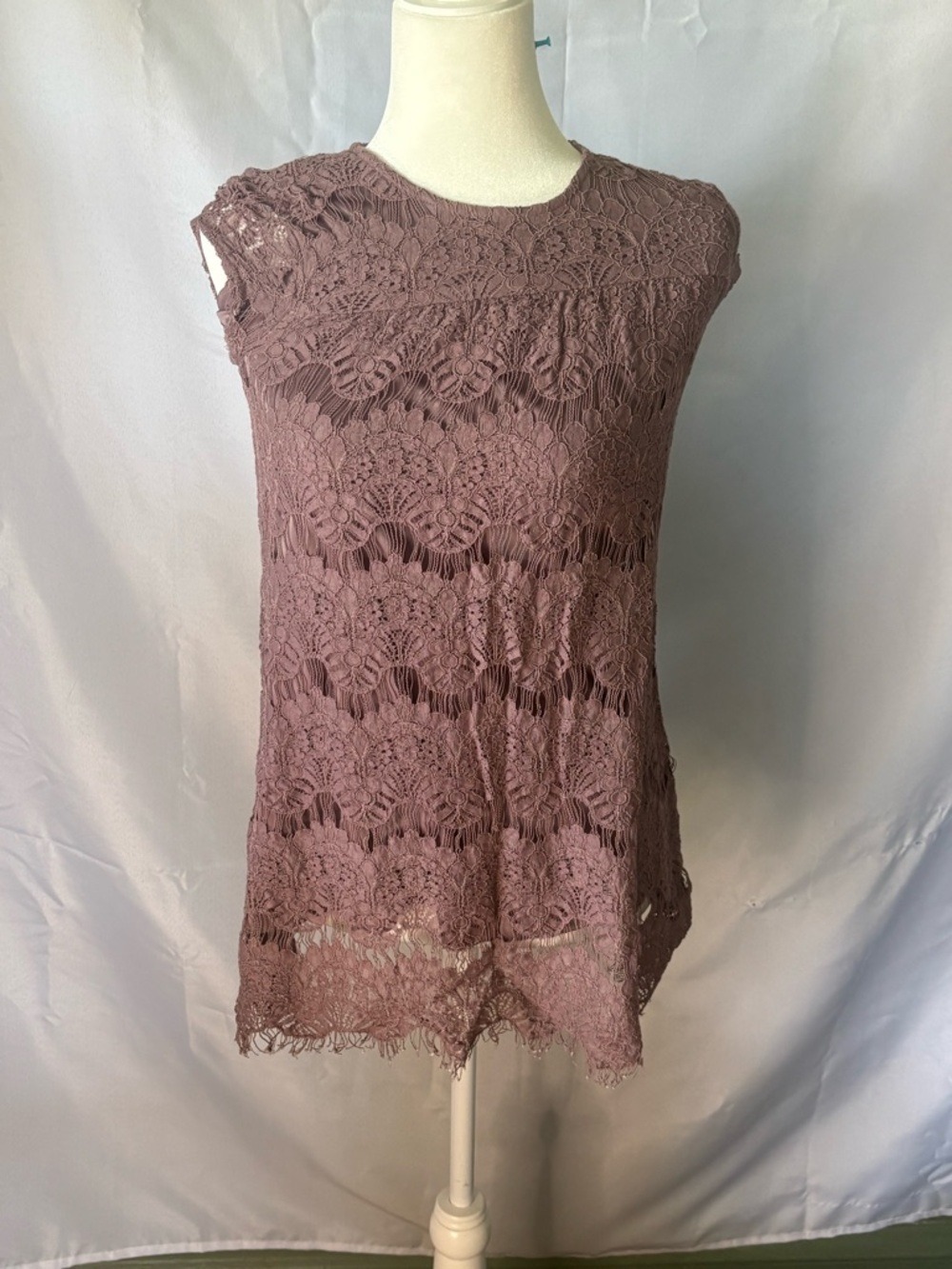 Speechless Dusty Mauve Lace Trim Sleeveless Top